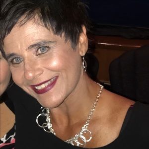 Meet your Posher, Jacqueline